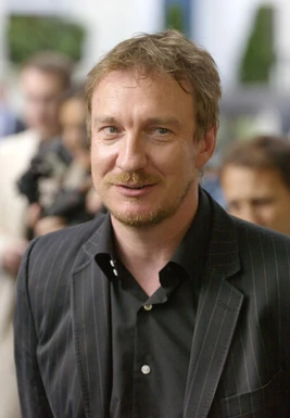 David Thewlis perfil