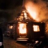 Cabaña encendida.jpg