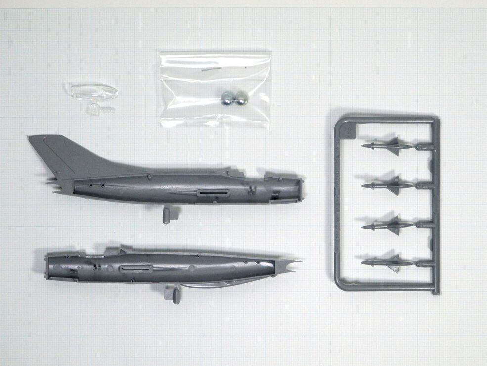 TAMIYA 1/100 MiG-19 & F/A-18A セット　2個 Amazon | タミヤ TAMIYA 1/100 MIG-19 FARMER-E ミグ-19 レア