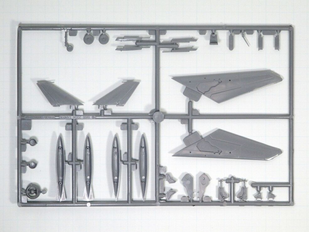 Tamiya 1/100 MiG-19 Farmer E | Encyclopedia of Scale Models