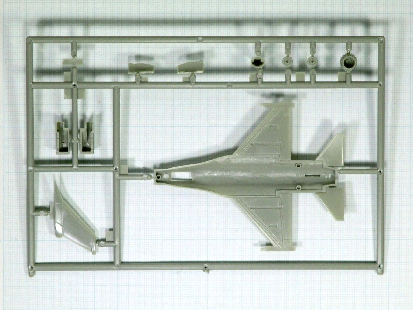 Academy 1/144 Lockheed Martin F-16A/C Fighting Falcon