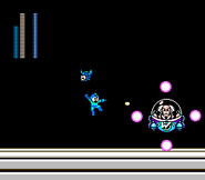 Beat derrotando a Wily Cápsula 2 en "Mega Man 5", NES.