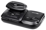 Segundo modelo estadounidense con los accesorios Sega32X (Mega Drive32X en Europa y Super32X en Japón) y Sega CD (Mega CD en Europa y Japón)
