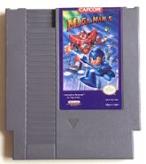 Cartucho de Nintendo Entertainment System de "Mega Man 5", versión norteamericana.