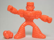 Figura de Stone Man de la serie "Rockman 5", 1993. Incluye un accesorio del Power Stone.