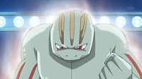 Machoke usando fuerza...