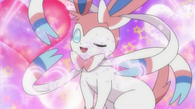 Sylveon de Premier usando atracción.