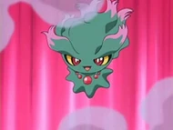 ..., y acto seguido aparece el Pokémon tras ella.