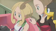 Viola/Violeta junto a su hermana .