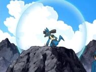 EP579 Lucario utilizando su aura