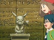 EP455 Estatua de Pikachu