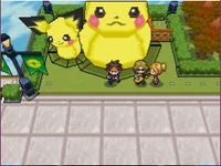 Estatua de Pikachu y Pichu en Pokémon Negro 2 y Blanco 2.