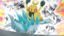 Makuhita usando Cuerpo pesado contra un Sandslash de Alola