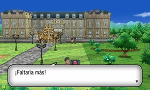 Fotógrafo hablando con el protagonista.