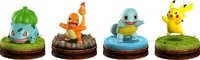 Figuras PokémonComaster.jpg (59 kB) Las figuras de Bulbasaur, Charmander, Squirtle y Pikachu para Pokémon Duel.