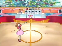 Vivian presentando al jurado del Gran Festival de Hoenn.
