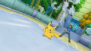 EP810 Pikachu con el campo cubierto de hielo