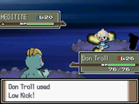 Machop usando patada baja en la cuarta generación.