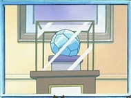 EP509 Diamansfera.png (35 kB) La diamansfera cuando aún estaba expuesta en el Museo Histórico de Sinnoh.