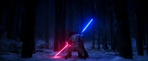 Ren usó su sable de luz en un duelo contra Rey y Finn.