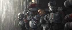 Echo, Tech y Hunter intentan escapar de una base Imperial junto a Gregor.