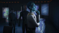 Yogar Lyste en la Oficina de Thrawn.