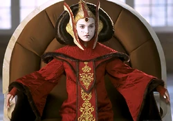 La Reina Amidala, en su Palacio Real de Theed.