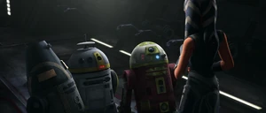 Tano recluta la ayuda de R7-A7, CH-33P y RG-G1.