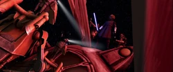 Sinker, Boost y Plo Koon se enfrentan a los droides de combate en el exterior de su cápsula.