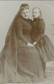 Emma de Waldeck-Pyrmont con su hija Guillermina de Orange Nassau