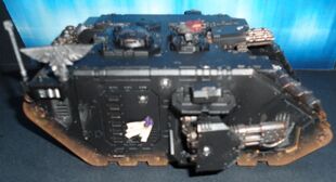 Land Raider de los Manos de Hierro A4