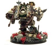 Dreadnought Venerable del Ala de Muerte de los Ángeles Oscuros.