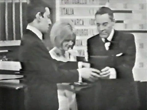 France Gall receiving her award