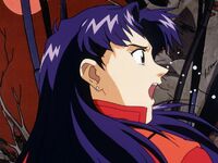 Misato llorando