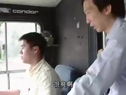 鄭先生與容先生，分享對駕駛保存舊巴士的樂趣。