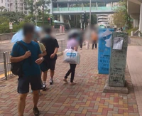 慈雲山街坊圍觀創富者街招