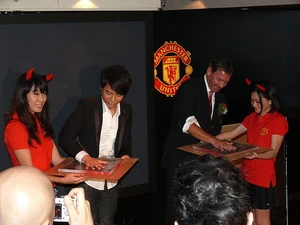 克勤之前曾見過笠臣，但當時他是金頭髮，笑言現時是黑頭髮，相信對方未必認到他