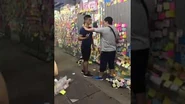 九龍灣連儂牆胖漢半分鐘連揮13拳 青年倒地 (11-07-2019)
