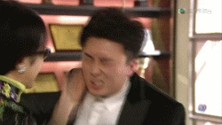 2rmed.gif (1.16 MB) 王浩信被打一部分片段gif圖