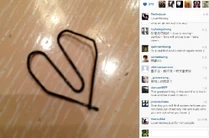 何超雲2013年4月曾在Instagram上載相片，並留言「Love=Money」，當時已令外界揣測與陳山聰情海翻波