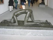 Orz-sculpture.jpg (12 KB) Orz-sculpture