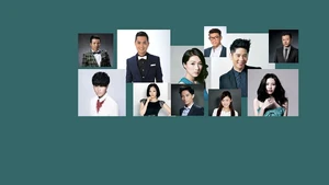 1779173 354660594706021 6167461075889572379 n.jpg (31 KB) 最初在星夢娛樂Facebook專頁中,鍾嘉欣的照片被置於正中。