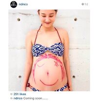 鄭希怡上載的懷孕留影照，經常在報導中出現