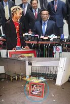 HKLee2011-3.jpg (106 KB) HKLee2011-3