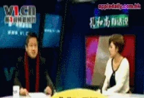 孔慶東被擲鞋[15]