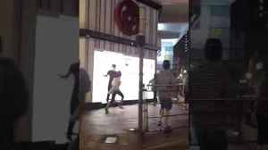 【921元朗】私了元朗鄉黑上集 - 白衣藍絲暴徒持玻璃樽追打市民 20190921