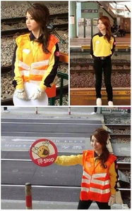 1387172603 be0b.jpg (316 KB) GEM於Facebook張貼穿上港鐵制服服務的圖片