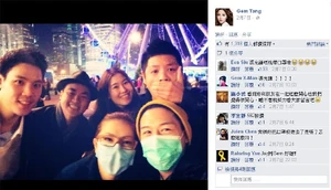 戴口罩的馮允謙被認出