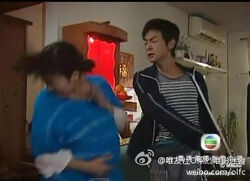 6f92d94dgw1dozpt2t4rmj.jpg (24 KB) 黃智雯飾演的關二嫂,被摑一巴時,網民紛紛讚好。