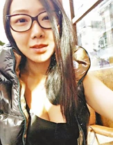 12ec7p7r.jpg (84 KB) 原圖的事業線沒有那麼長